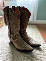 Womens ariat boot size 7.5