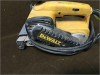 DEWALT BELT SANDER DW431