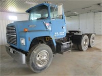 1992 Ford L8000 Cab & Chassis,