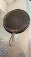 Griswold No 9 cast iron Griddle pan , No 609 ,