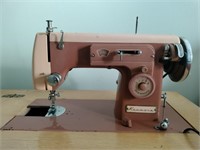 Kenmore 352 Sewing Machine in Stand & Lamp