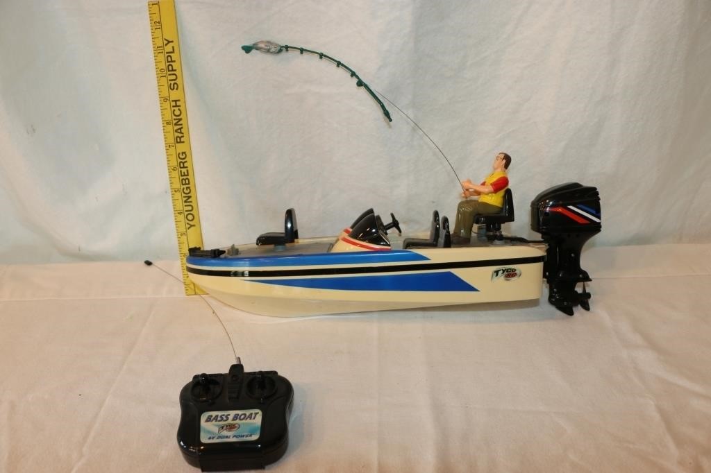 Bass Boat Remote Control Boat  Live and Online Auctions on