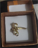 Ladies Pearl Ring