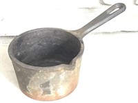LODGE 2MP2 Cast Iron 2 Cup Sauce Pot w/Pour Spout