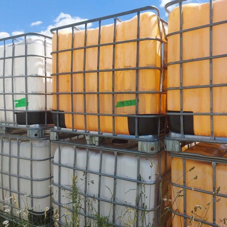 2 IBC TANKS - TOTES