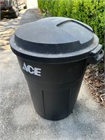 ACE Rubbermaid Roughneck Garbage Can