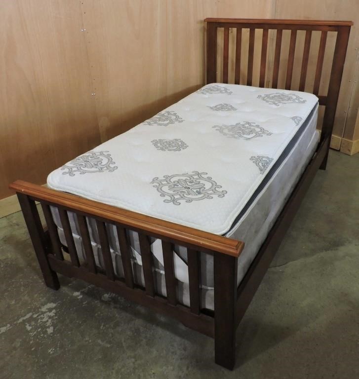 SOLID WOOD SHAKER BED TWIN SIZE