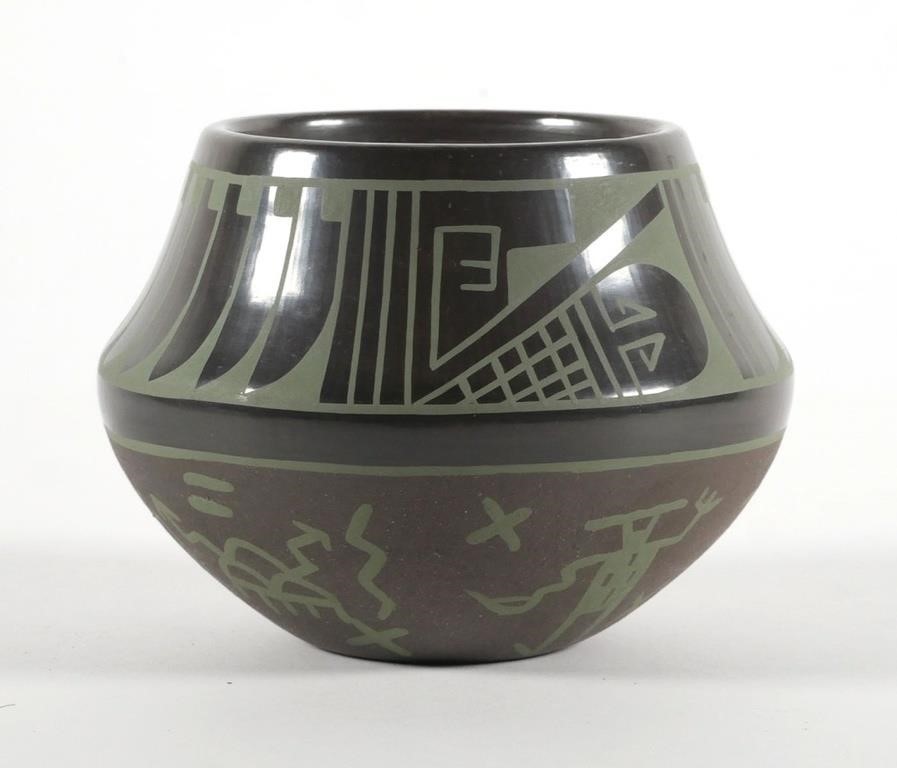 Than Tsideh, San Ildefonso Pueblo Vase