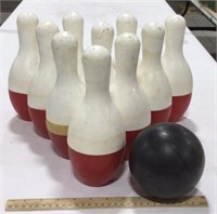Plastic bowling pins w/ plastic bowling ball