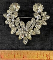 PRETTY VINTAGE SHERMAN RHINESTONE BROOCH