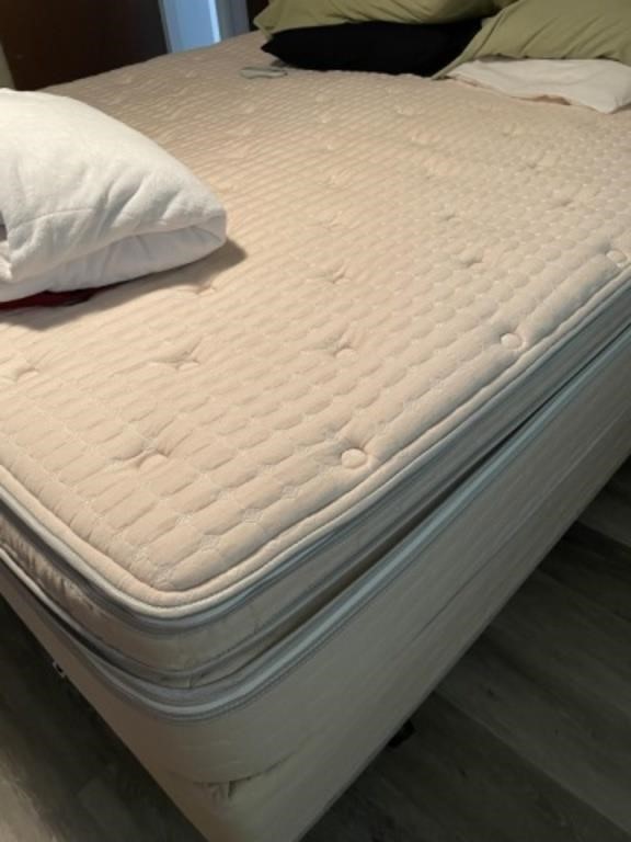 King-size Sleep Number Bed