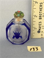 Chinese carved frosted glass snuff bottle, octagon