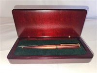 Beautiful pen with wooden case