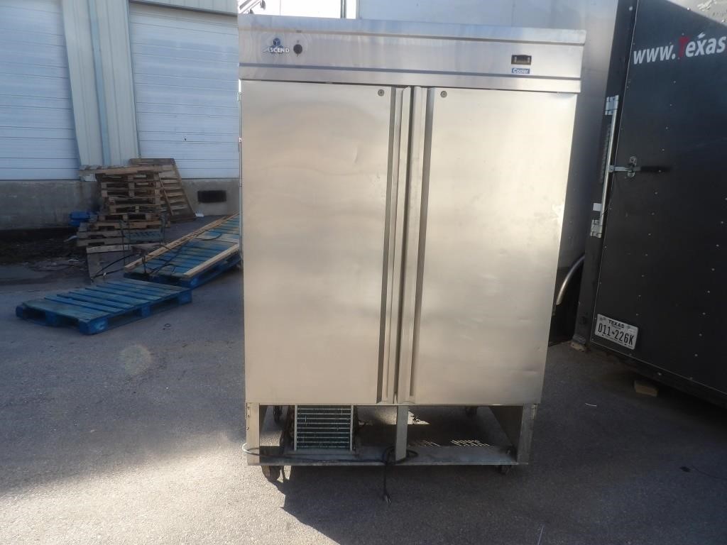 Ascend JFD-48R 48 Cu.Ft Commercial Refrigerator 2