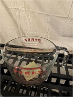 LARGE PYREX GLASS MEASURING CUP