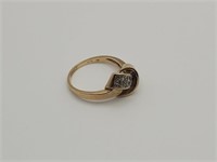 10K yellow gold ring with Diamonds!