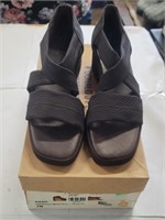 Donald J Pliner - (Size 7) Shoes