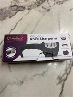 Knife sharpener
