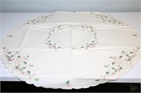 Lenox Embroidered Holly Linens Set