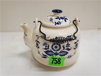 Blue Onion teapot