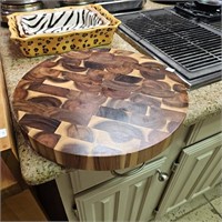 GORGEOUS Gauri Kohli Taiga Wood Cutting Board