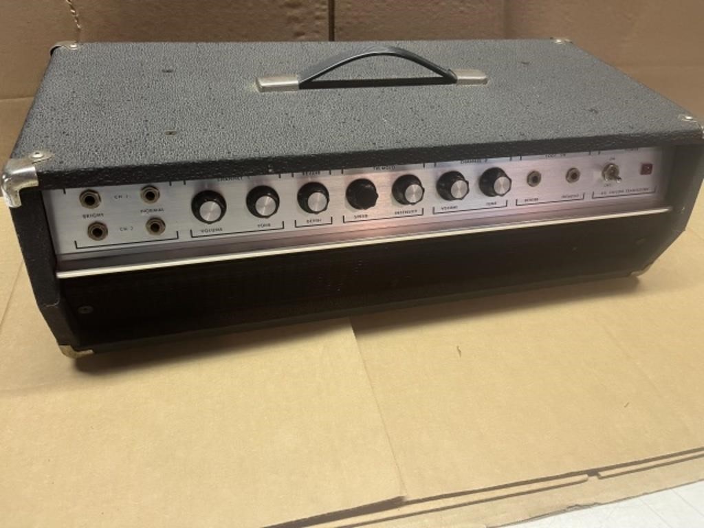 4 CHANNEL AMPLIFIER HEAD UNIT