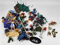 ASSORTMENT OF VARIOUS ACTION FIGURES & PARTS