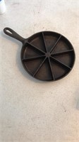 Cast iron 8 section divided Corn bread skillet!