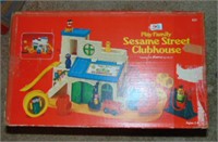 SESAME STREET CLUB HOUSE / BR2