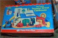 SESAME STREET CLUB HOUSE / BR2