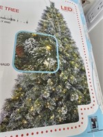7.5' Pre-Lit Christmas Tree