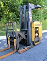 2001 Cat Electric Forklift