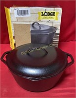 Lodge 7 Quart Cast Iron Dutch Oven