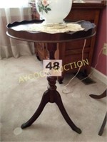 side table - round & wooden