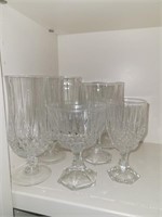 Mixed lot of crystal glasses