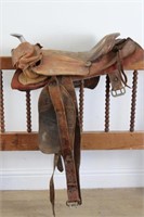 VINTAGE LEATHER SADDLE