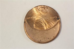 1983 Mint Error Off Center Lincoln Cent