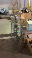 Metal tomato cages/ lot of