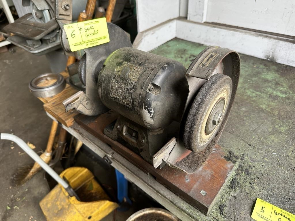 SMALL TABLE GRINDER
