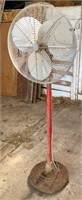 24" 1/2 hp pedestal livestock fan- works good