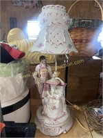 Vintage statue lamp 22in tall