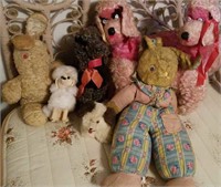 Vintage stuffed animals, very rough condition