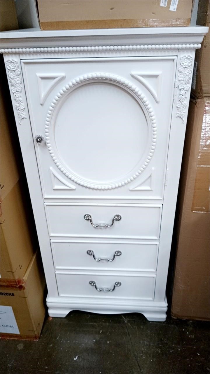 WHITE VINTAGE LOOK  DRESSER