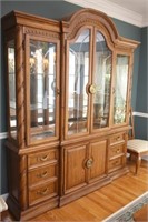 THOMASVILLE OAK CHINA HUTCH