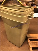 20 GALLON TRASH CAN W/ LID