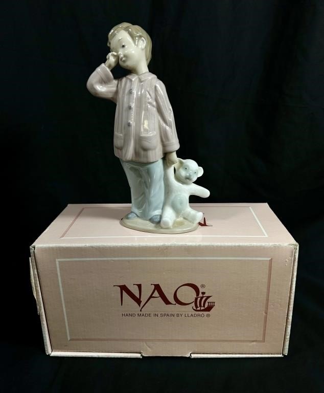 LLADRO NAO "LA HORA DE DORMIR" FIGURINE W/BOX