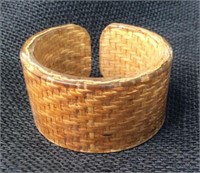 VTG  lucite basket weave cuff bracelet