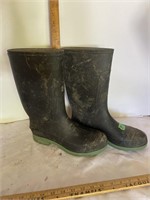 Men’s rubber boots- size 10