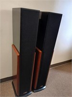Pair of Polk Audio LSi15 speakers, cherry wood