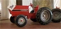 International Tractor Cast Replica / Toy ERTL